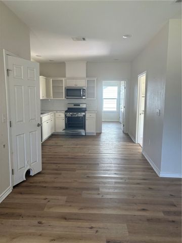 130 Lavaca, Rockport, TX 78382