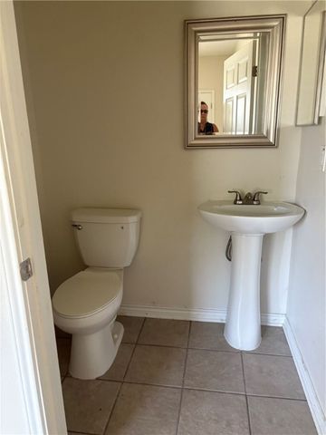 130 Lavaca, Rockport, TX 78382