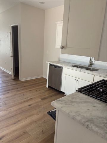 130 Lavaca, Rockport, TX 78382