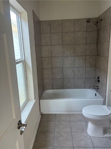 130 Lavaca, Rockport, TX 78382