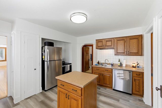 3320 S 92nd STREET, Milwaukee, WI 53227