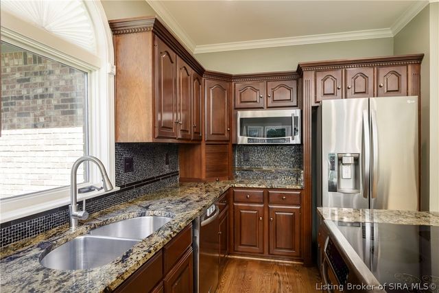4302 Doe Court, Floyds Knobs, IN 47119