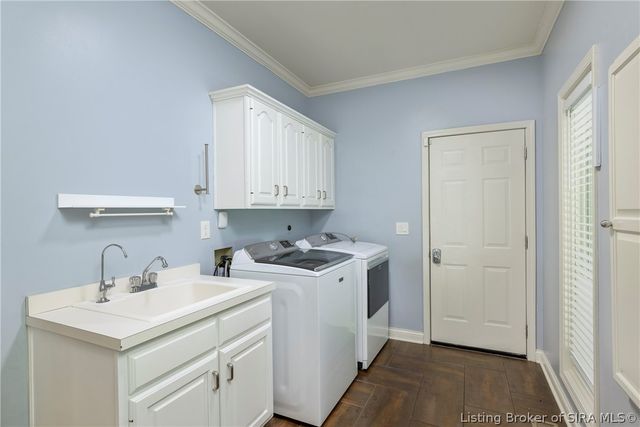 4302 Doe Court, Floyds Knobs, IN 47119