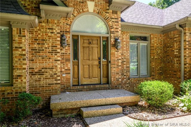 4302 Doe Court, Floyds Knobs, IN 47119