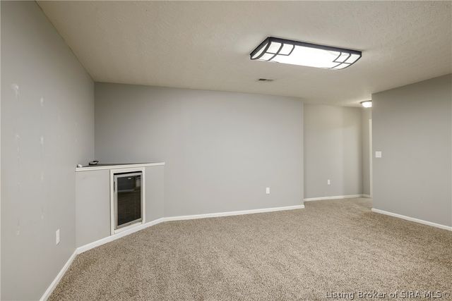 4302 Doe Court, Floyds Knobs, IN 47119