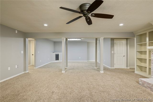 4302 Doe Court, Floyds Knobs, IN 47119