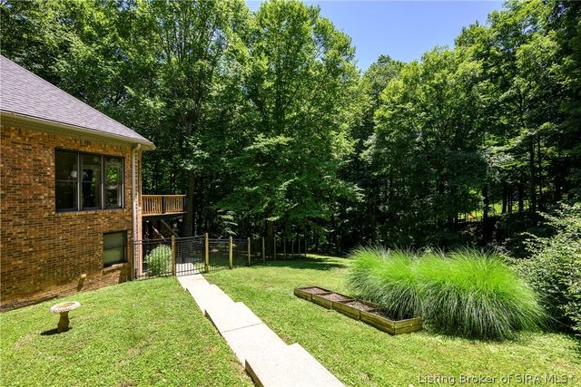 4302 Doe Court, Floyds Knobs, IN 47119