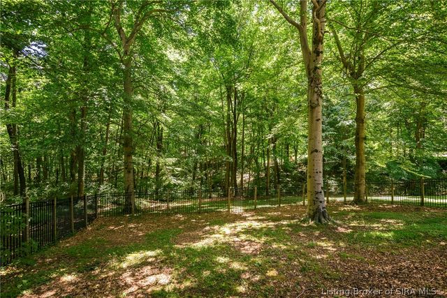 4302 Doe Court, Floyds Knobs, IN 47119