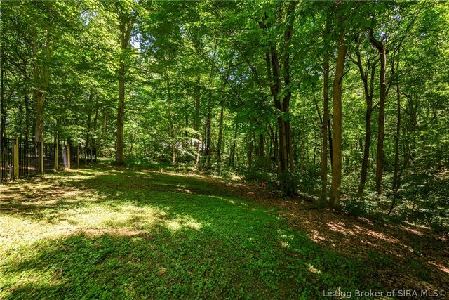 4302 Doe Court, Floyds Knobs, IN 47119