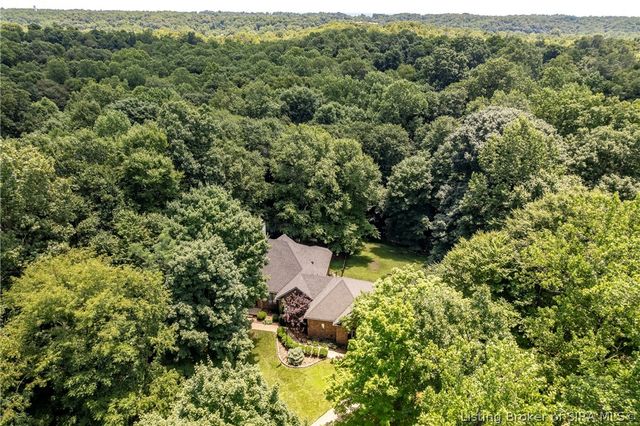4302 Doe Court, Floyds Knobs, IN 47119