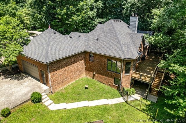 4302 Doe Court, Floyds Knobs, IN 47119