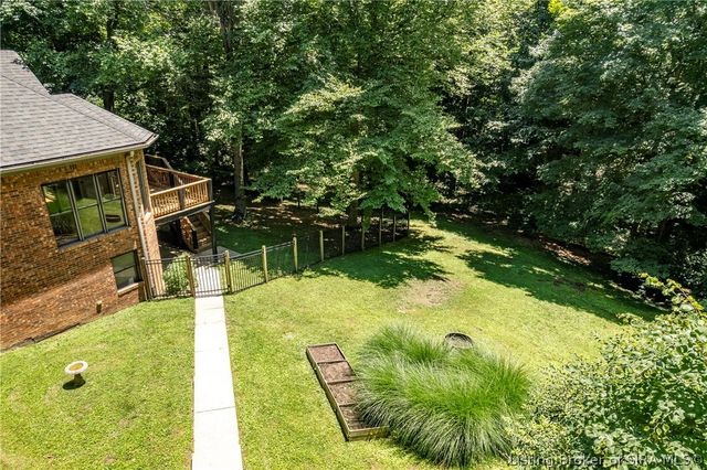 4302 Doe Court, Floyds Knobs, IN 47119