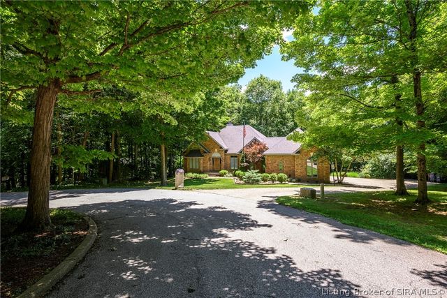 4302 Doe Court, Floyds Knobs, IN 47119