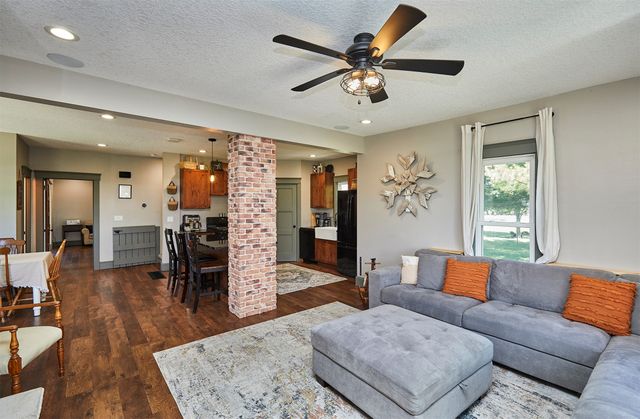18511 B Avenue, Yale, IA 50277