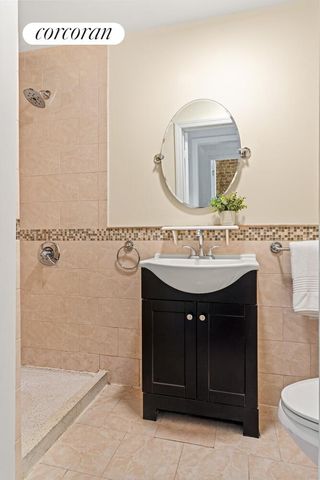 692 WASHINGTON Avenue, New York City, NY 11238