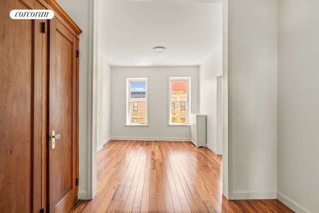 692 WASHINGTON Avenue, New York City, NY 11238