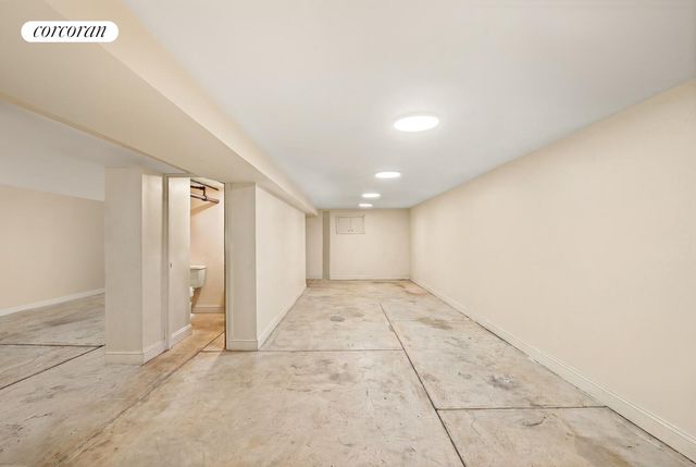 692 WASHINGTON Avenue, New York City, NY 11238