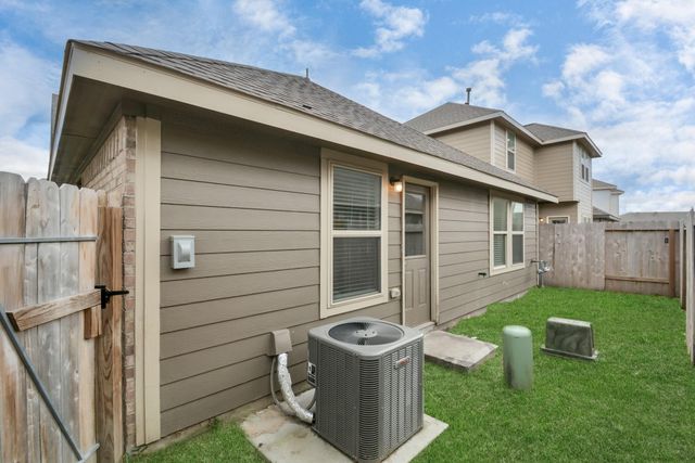 15826 Menlow Bend Drive, Humble, TX 77396