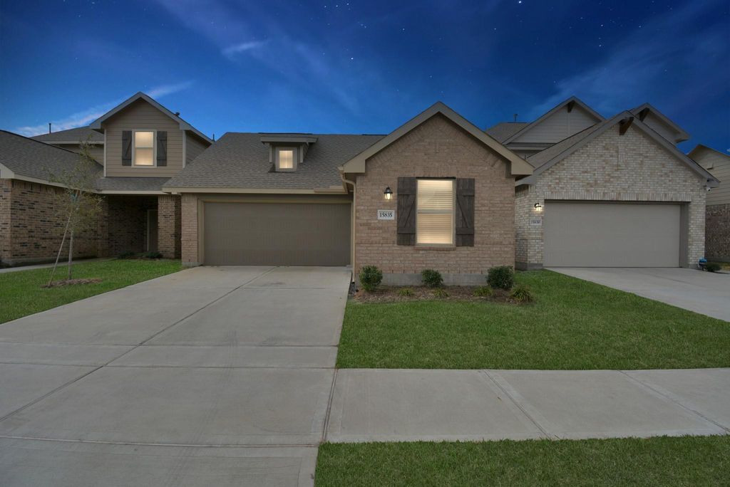 15826 Menlow Bend Drive, Humble, TX 77396
