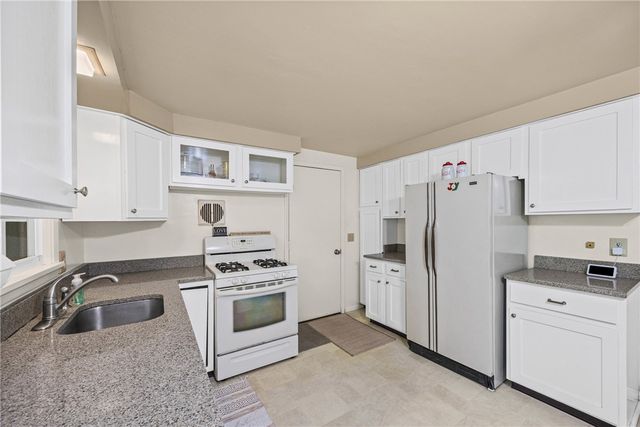 419 Harvest Drive, Greece, NY 14626