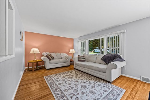 419 Harvest Drive, Greece, NY 14626