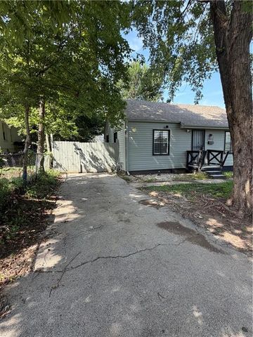 1920 E 84TH Terrace, Kansas City, MO 64132