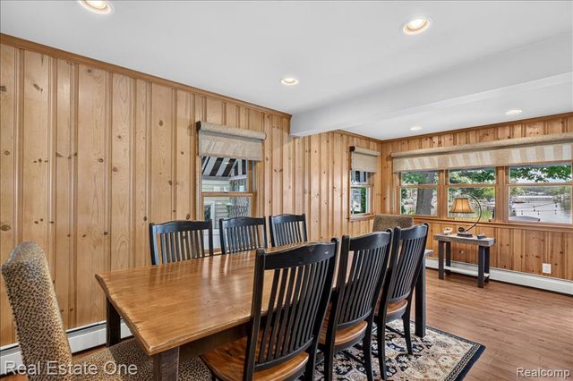 836 Pine Tree Road, Lake Orion, MI 48362