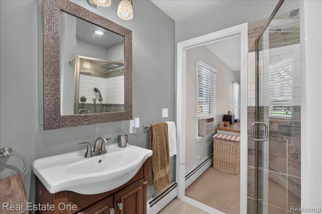 836 Pine Tree Road, Lake Orion, MI 48362