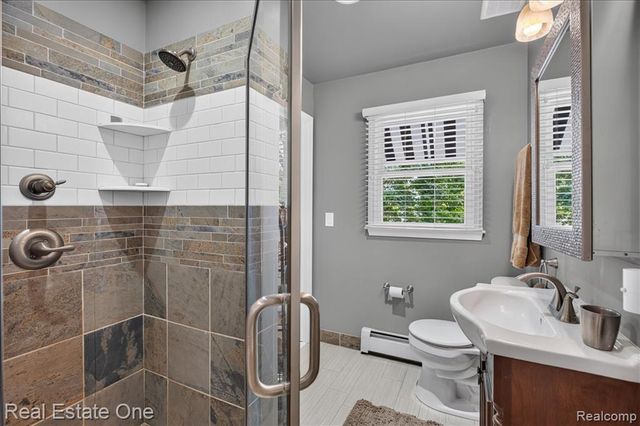 836 Pine Tree Road, Lake Orion, MI 48362