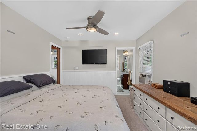 836 Pine Tree Road, Lake Orion, MI 48362