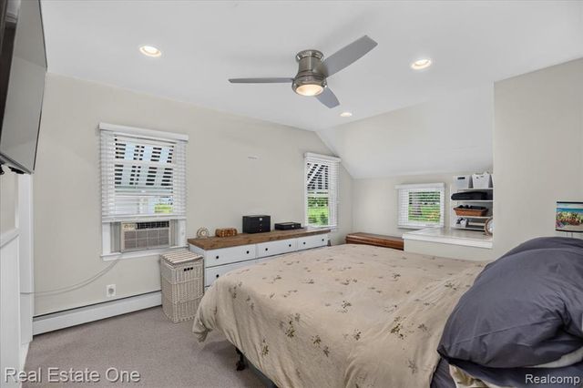 836 Pine Tree Road, Lake Orion, MI 48362