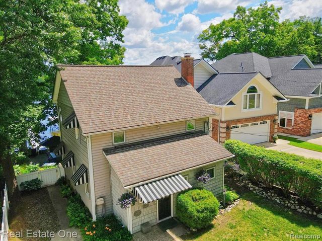 836 Pine Tree Road, Lake Orion, MI 48362
