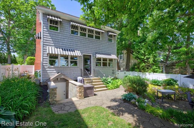836 Pine Tree Road, Lake Orion, MI 48362