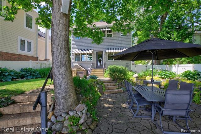 836 Pine Tree Road, Lake Orion, MI 48362