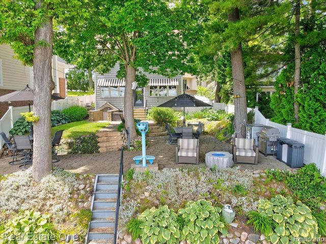 836 Pine Tree Road, Lake Orion, MI 48362