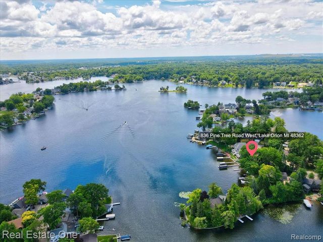 836 Pine Tree Road, Lake Orion, MI 48362