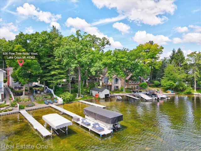 836 Pine Tree Road, Lake Orion, MI 48362