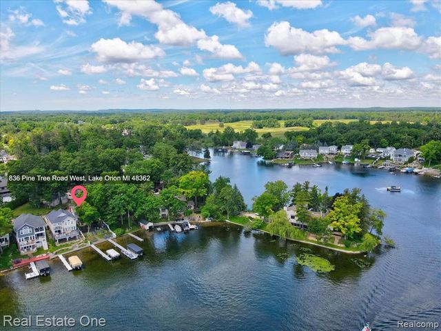 836 Pine Tree Road, Lake Orion, MI 48362