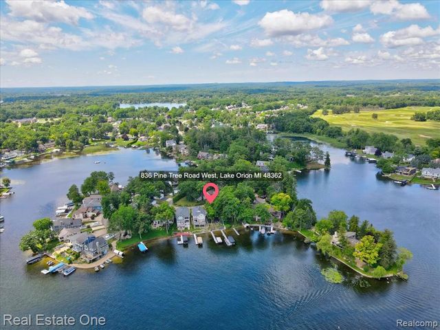 836 Pine Tree Road, Lake Orion, MI 48362