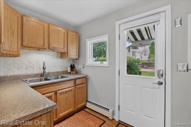 836 Pine Tree Road, Lake Orion, MI 48362