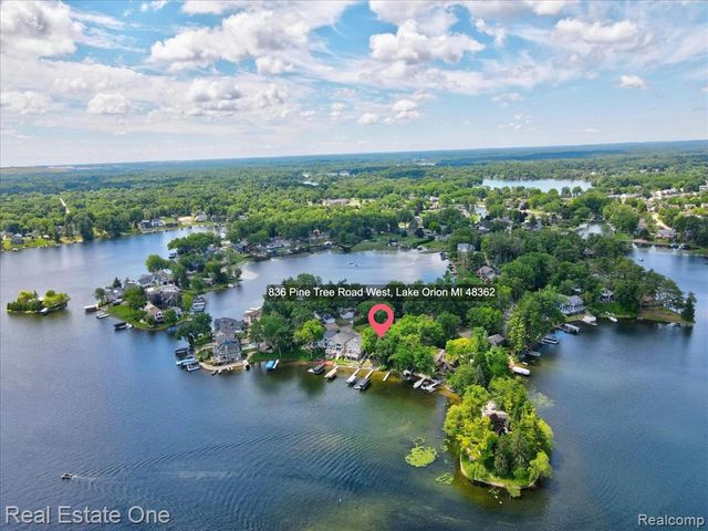 836 Pine Tree Road, Lake Orion, MI 48362