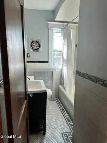 65 Ten Eyck Avenue, Albany, NY 12209