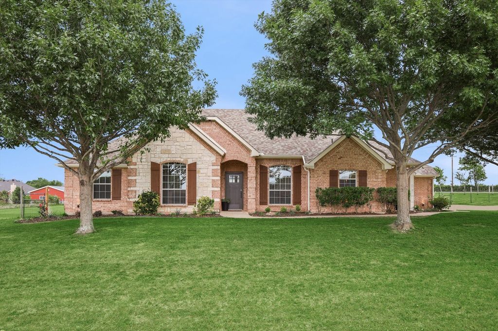 1377 Block Road, Gunter, TX 75058