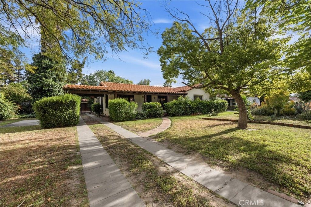 Image 1 of property listing at 733 W 24th Street, San Bernardino, CA 92405