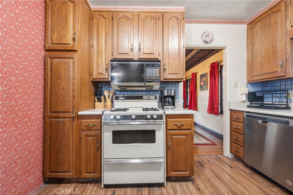 Image 13 of property listing at 733 W 24th Street, San Bernardino, CA 92405