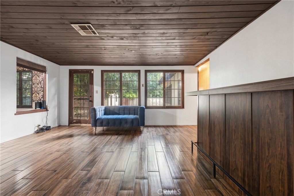 Image 19 of property listing at 733 W 24th Street, San Bernardino, CA 92405