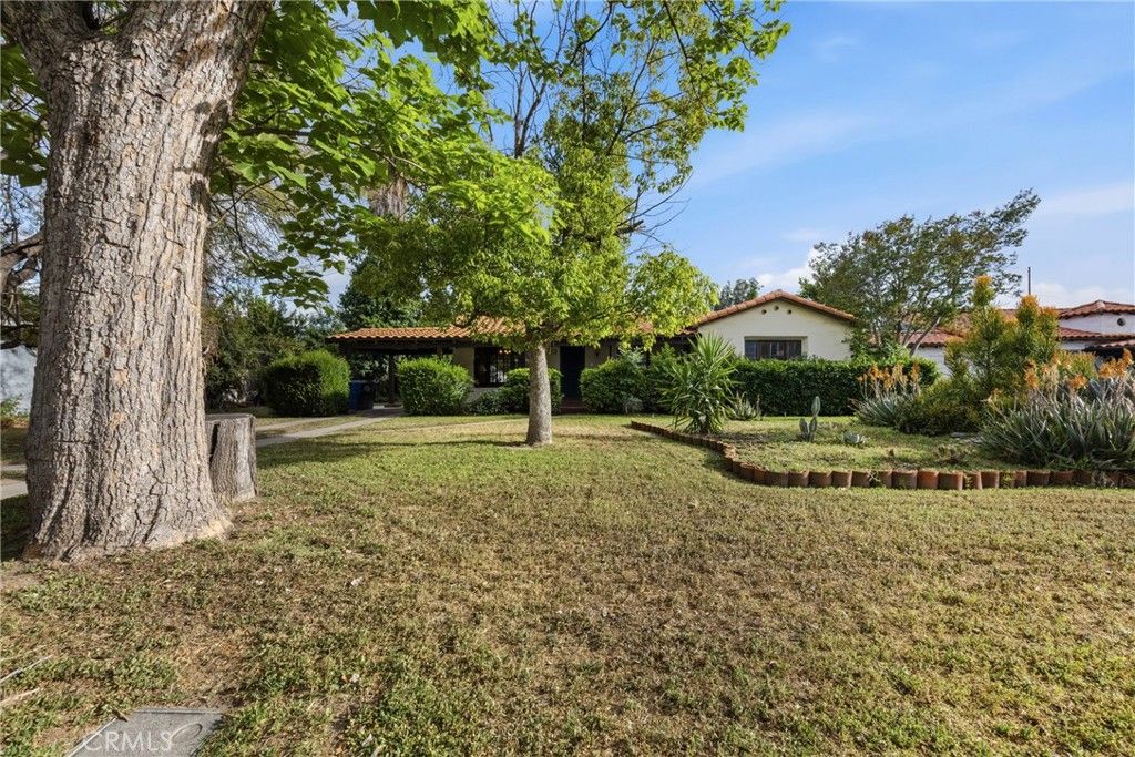 Image 2 of property listing at 733 W 24th Street, San Bernardino, CA 92405