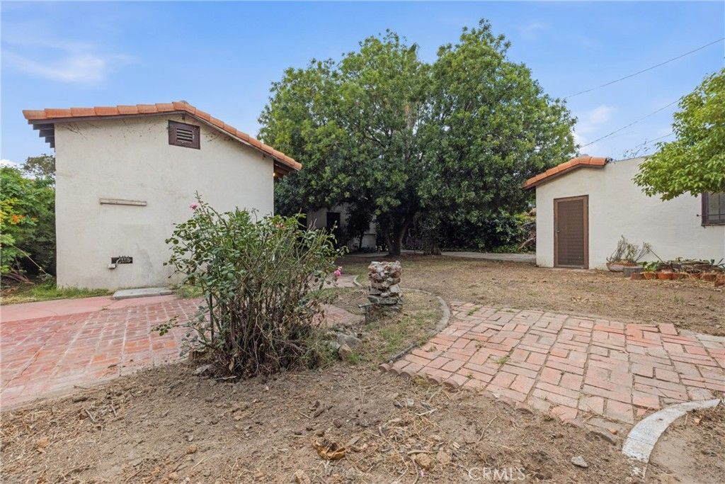 Image 31 of property listing at 733 W 24th Street, San Bernardino, CA 92405