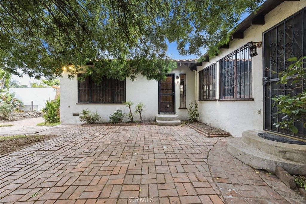 Image 33 of property listing at 733 W 24th Street, San Bernardino, CA 92405
