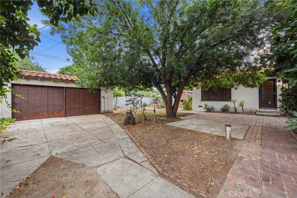 Image 34 of property listing at 733 W 24th Street, San Bernardino, CA 92405